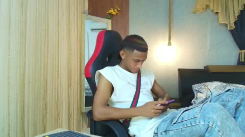 dominic_smith_ online show from June 1, 2026, 9:16 pm