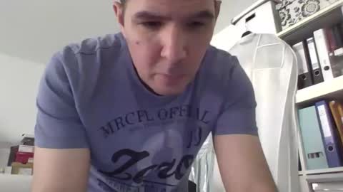 Snapshot of dominik_home chatting on May 8, 2026, 9:25 am dominik_home online show from May 8, 2026, 9:25 am