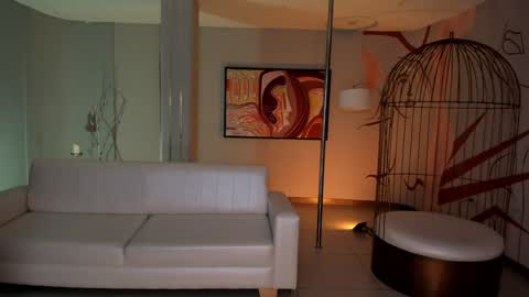 Dominique online show from January 30, 2025, 11:45 pm