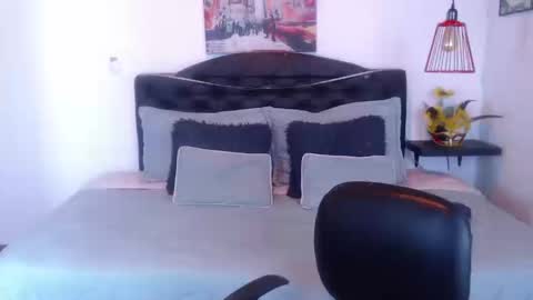 Snapshot of domink_gilr chatting on September 10, 2025, 7:58 pm D O M I N K online show from September 10, 2025, 7:58 pm