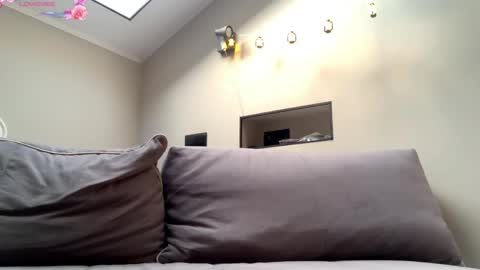 Kira online show from May 25, 2026, 2:28 am