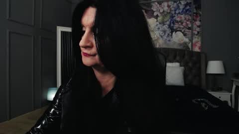Snapshot of dommelisa chatting on October 21, 2025, 8:31 pm Dom Melisa online show from October 21, 2025, 8:31 pm