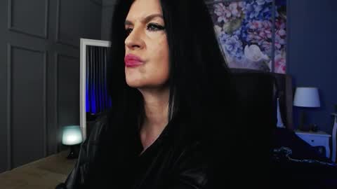 Snapshot of dommelisa chatting on December 21, 2025, 11:56 pm Dom Melisa online show from December 21, 2025, 11:56 pm