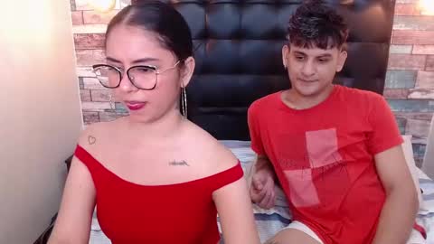 Snapshot of dona_and_carl2 chatting on October 21, 2025, 11:38 pm DONA Y CARL online show from October 21, 2025, 11:38 pm