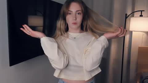 Snapshot of donaldgelabert chatting on March 10, 2026, 8:41 am Emily online show from March 10, 2026, 8:41 am