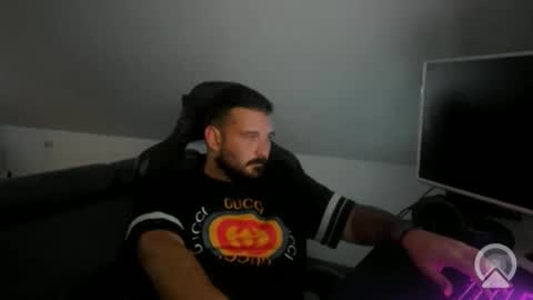 donchriiis online show from September 23, 2025, 1:30 am