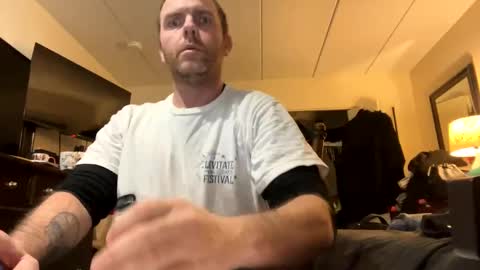 Snapshot of dondoin chatting on January 28, 2025, 12:26 am live online show from January 28, 2025, 12:26 am
