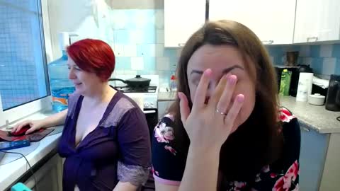 Snapshot of donnalimadonna chatting on January 22, 2025, 7:03 am Tatiana 43 curvy sexy body and Joanna redhead 39 years online show from January 22, 2025, 7:03 am