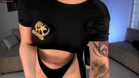  Donna Stonne  online show from October 31, 2025, 9:16 pm