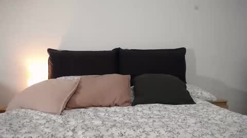 Iara online show from November 7, 2025, 11:05 pm