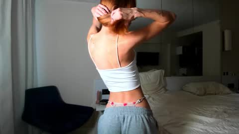 Snapshot of donteatcats_ chatting on February 6, 2026, 4:17 am Sam online show from February 6, 2026, 4:17 am