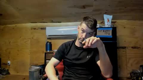 Snapshot of dontfeedthetrolls chatting on January 14, 2026, 12:11 pm dontfeedthetrolls online show from January 14, 2026, 12:11 pm