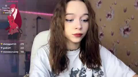 Snapshot of dontoke_ chatting on December 18, 2024, 3:33 pm Nicole online show from December 18, 2024, 3:33 pm