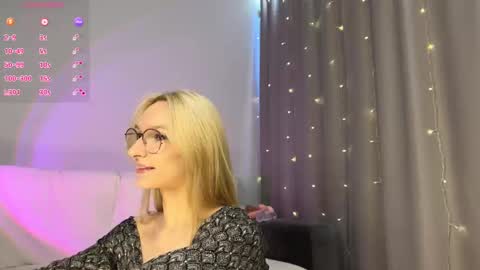 Snapshot of dontouchmyass chatting on November 16, 2025, 4:40 am Ely online show from November 16, 2025, 4:40 am