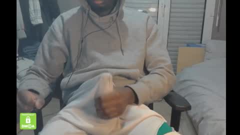 Snapshot of doomdrag3 chatting on February 4, 2026, 12:05 am doomdrag3 online show from February 4, 2026, 12:05 am