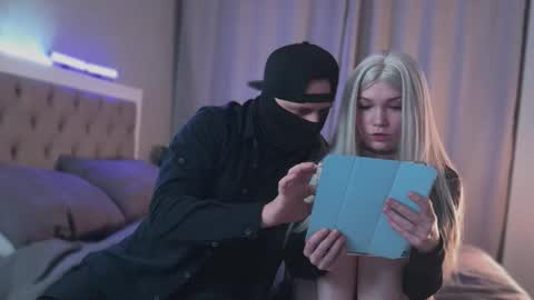 Dora Lunar online show from January 9, 2026, 11:39 pm