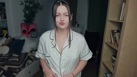 Joey online show from November 24, 2025, 8:14 am