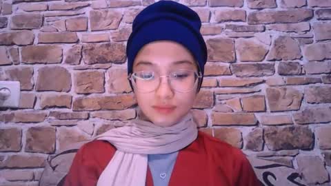 Mia online show from October 10, 2025, 8:46 am