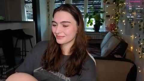 Snapshot of dorfmatratze_ chatting on November 29, 2025, 8:50 am Alice online show from November 29, 2025, 8:50 am