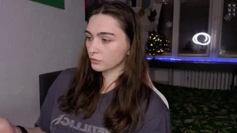 Snapshot of dorfmatratze_ chatting on December 17, 2025, 9:15 am Alice online show from December 17, 2025, 9:15 am