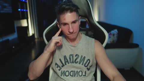 Dorian Reyes online show from November 8, 2025, 12:22 am