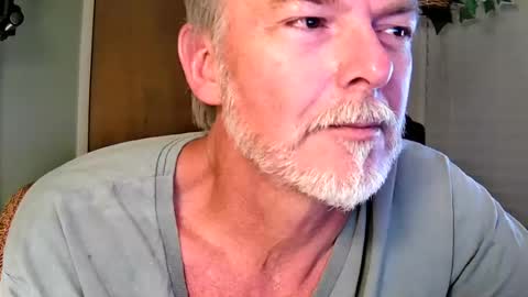 Snapshot of doriansez chatting on July 6, 2026, 7:05 am doriansez online show from July 6, 2026, 7:05 am