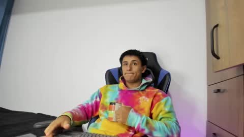 dorman_boy online show from November 19, 2025, 3:39 am