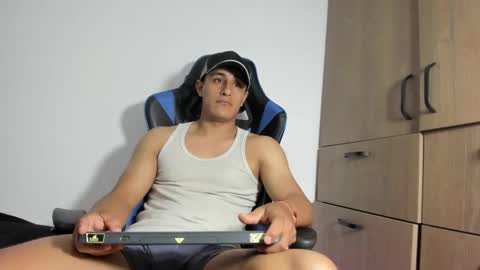 dorman_boy online show from March 12, 2026, 2:50 am
