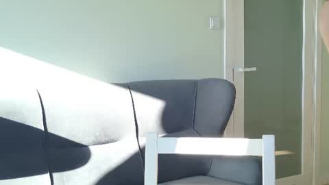 dormineaa online show from June 24, 2026, 4:55 am