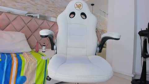 Snapshot of dorothy_vegga chatting on January 11, 2025, 8:43 am DOROTHY online show from January 11, 2025, 8:43 am