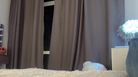 Amy online show from November 10, 2025, 7:46 pm