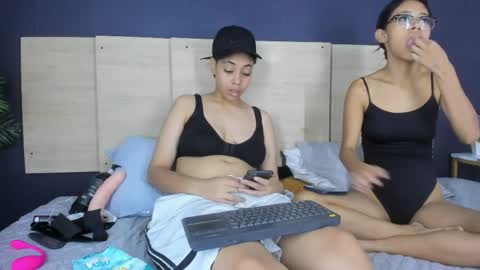 Snapshot of double_charm chatting on May 29, 2026, 12:47 pm double_charm online show from May 29, 2026, 12:47 pm