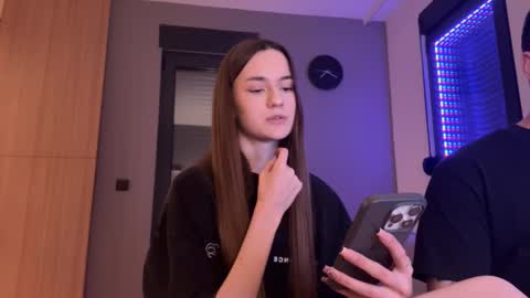 Alice and Mark online show from November 24, 2025, 10:53 pm