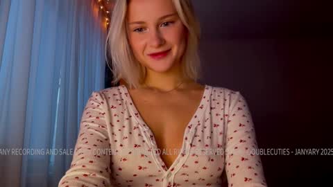 Snapshot of doublecuties chatting on January 9, 2025, 3:15 am Lana Eva dont forget to give us a thumb up online show from January 9, 2025, 3:15 am