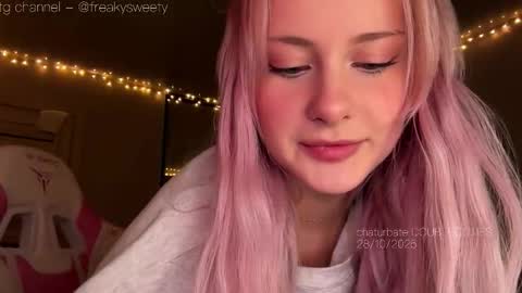 Lana  Eva  dont forget to give us a thumb up online show from October 28, 2025, 3:58 pm