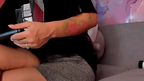 Snapshot of doublepleasure69_ chatting on September 10, 2025, 4:01 am doublepleasure69_ online show from September 10, 2025, 4:01 am