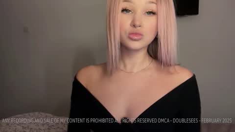 MOLLYYYY dont forget to give me a thumb up online show from March 4, 2025, 2:10 pm