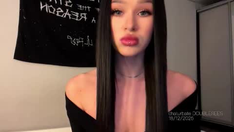 MOLLYYYY dont forget to give me a thumb up online show from December 18, 2025, 8:53 am