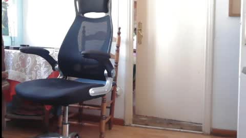 Lucia online show from April 6, 2026, 10:38 am