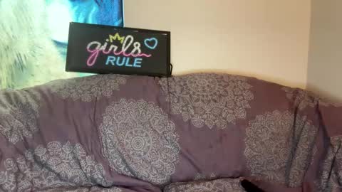 dove_love22 online show from September 30, 2025, 7:08 pm