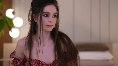 Snapshot of dovia chatting on January 9, 2026, 1:25 pm . . online show from January 9, 2026, 1:25 pm