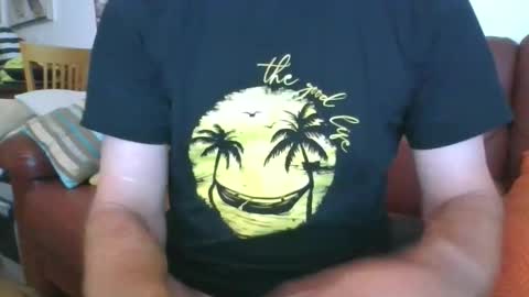 Snapshot of downundercock22 chatting on December 18, 2025, 1:17 pm downundercock22 online show from December 18, 2025, 1:17 pm