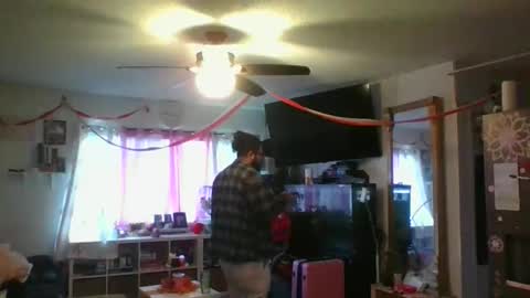 Dpenguino online show from November 17, 2025, 6:24 pm