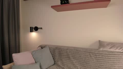 Mervin  online show from February 21, 2025, 8:16 pm