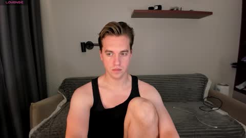 Mervin  online show from October 27, 2025, 10:03 pm