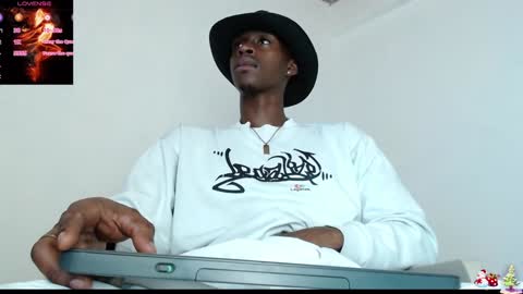 Snapshot of drake_brown_23 chatting on December 29, 2024, 4:27 am Drake 23 online show from December 29, 2024, 4:27 am