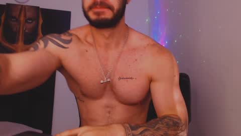 drake_cole11 online show from December 9, 2024, 1:02 pm