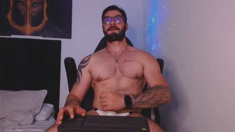 drake_cole11 online show from December 23, 2024, 10:12 pm