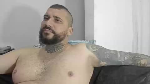 Snapshot of drake_white1 chatting on February 14, 2025, 4:37 am drake whitee Independent Model online show from February 14, 2025, 4:37 am