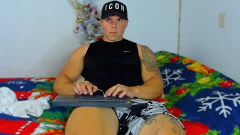 Snapshot of drake_xion1 chatting on December 18, 2024, 11:51 pm drake_xion1 online show from December 18, 2024, 11:51 pm